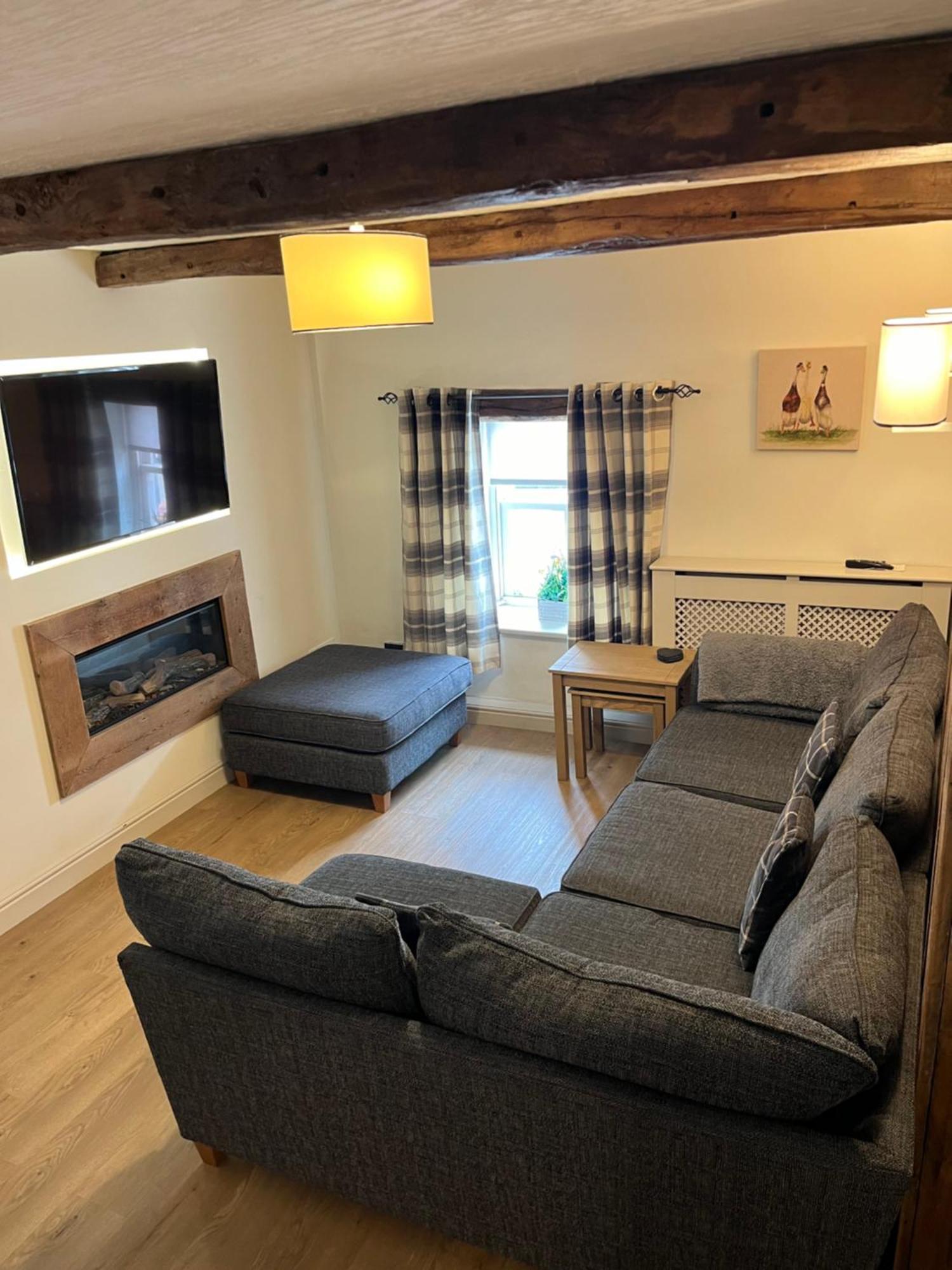 The Old Hay Loft Apartment Kirkby Lonsdale Bagian luar foto
