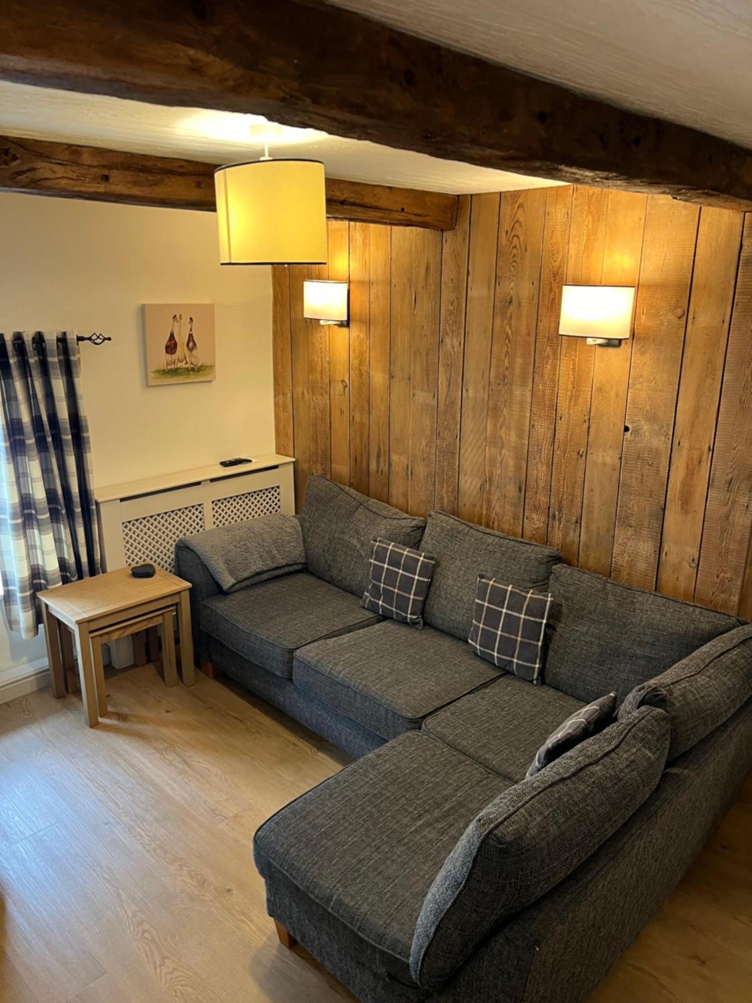 The Old Hay Loft Apartment Kirkby Lonsdale Bagian luar foto
